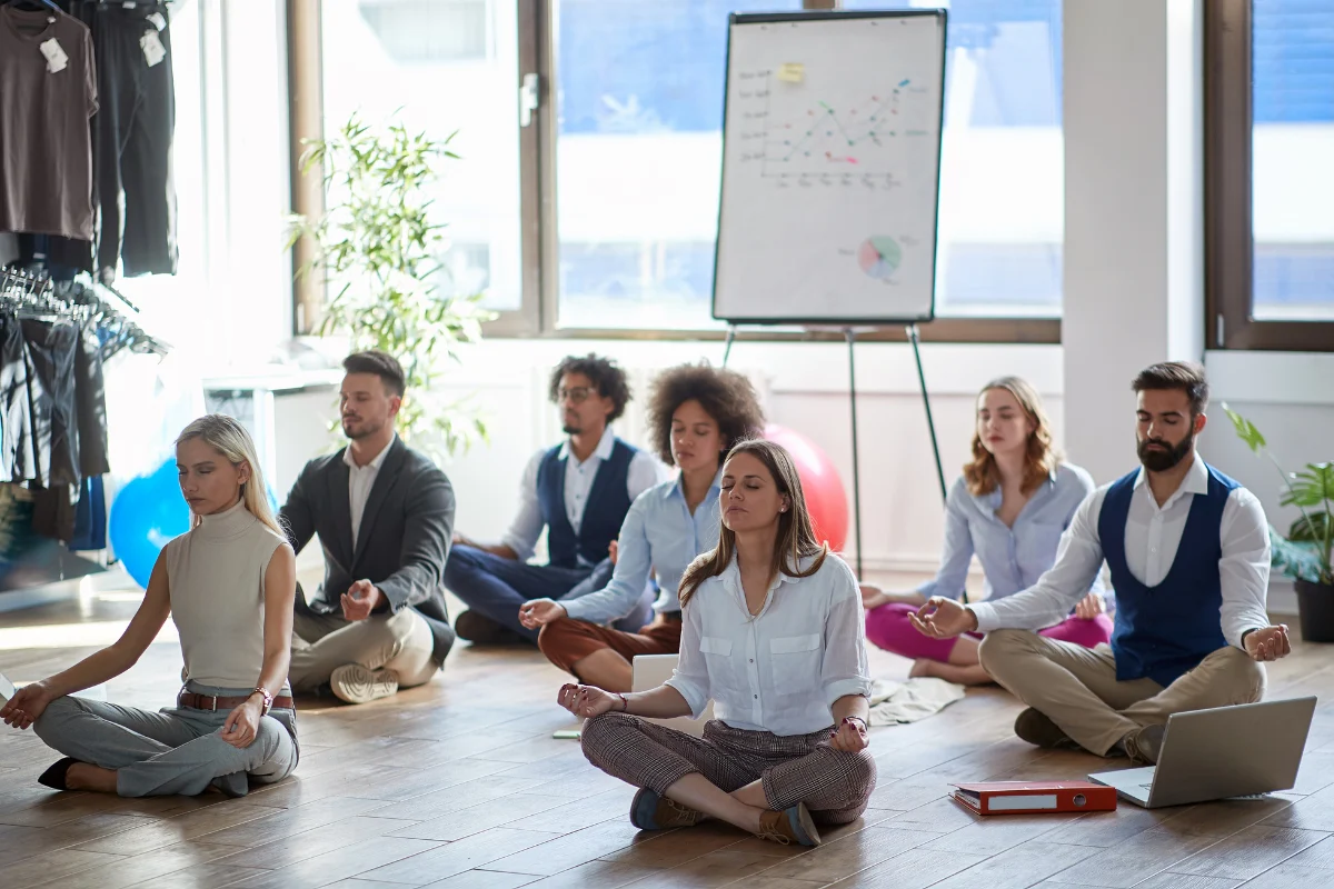 how to run an online health & wellness community